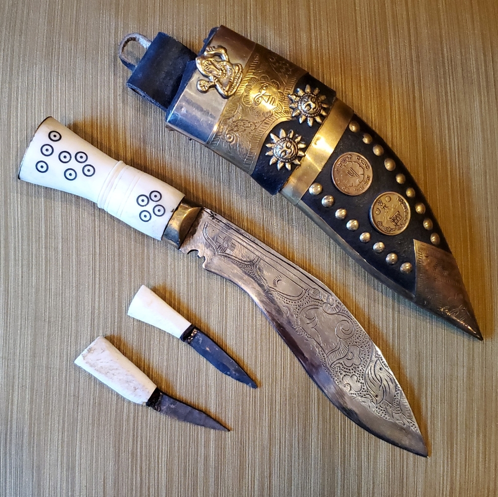 Vintage Nepalese Kukri Dagger with Leather Sheath